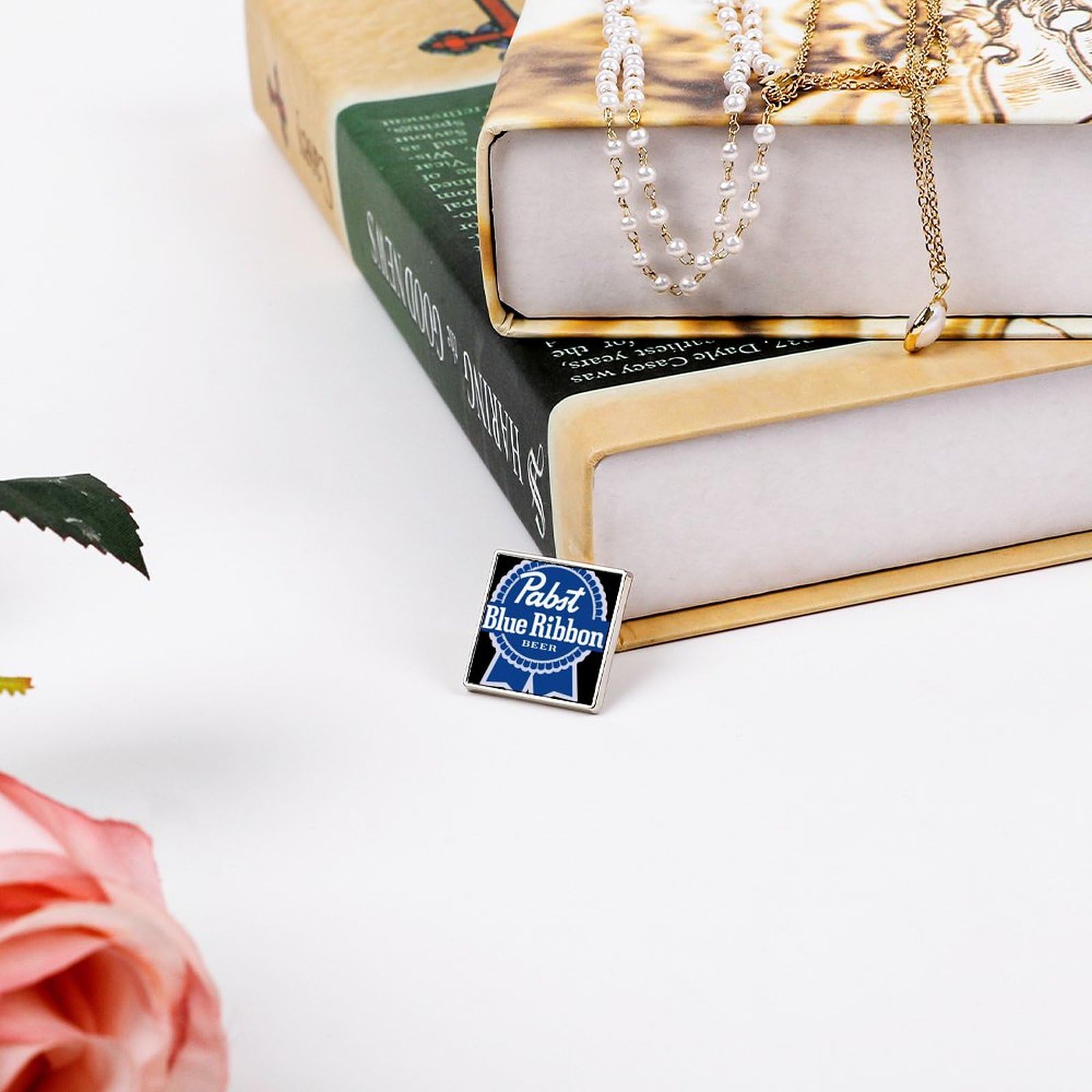 Amazon.co.jp: パブストブルーリボン ピンバッジ 缶バッジ 襟章